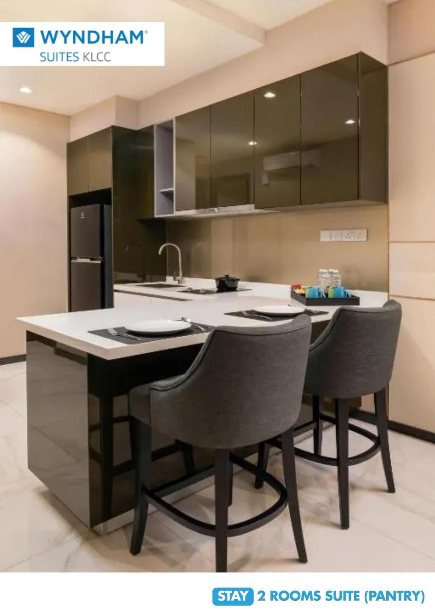 Wyndham Suites Klcc 吉隆坡 客房 照片 A wet kitchen in a condominium in Malaysia